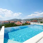 2 Vila Trogir