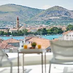 2 Trogir